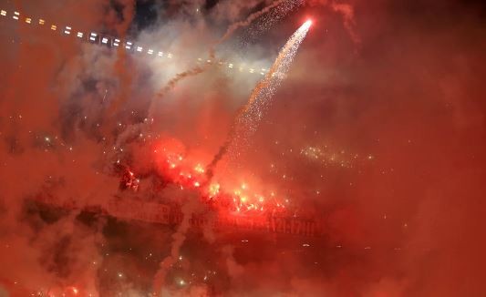 Clausuraron El Monumental por el uso de bengalas y fuegos artificiales ante Atlético Mineiro | Deportes