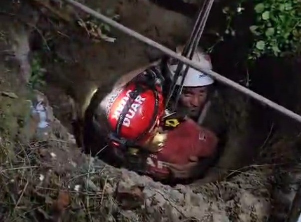 Rescataron a un hombre que cayó a un pozo de 10 metros de profundidad | Información General