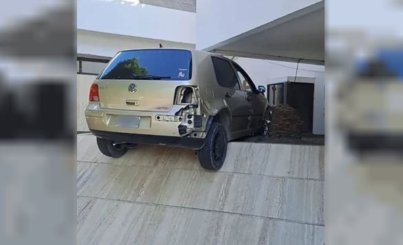 Manejaba borracho y chocó contra una comisaría | Información General