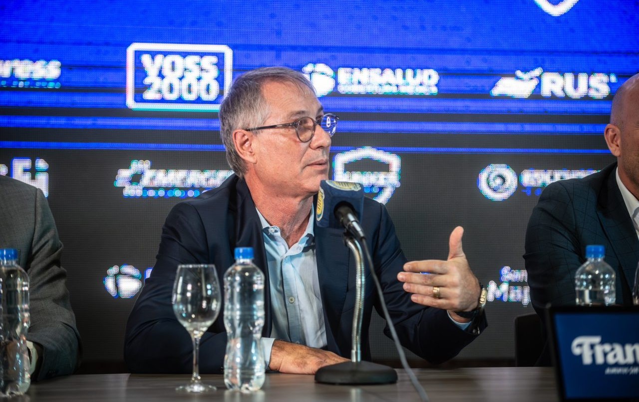 Rosario Central presentó a Ariel Holan como su nuevo entrenador | Deportes