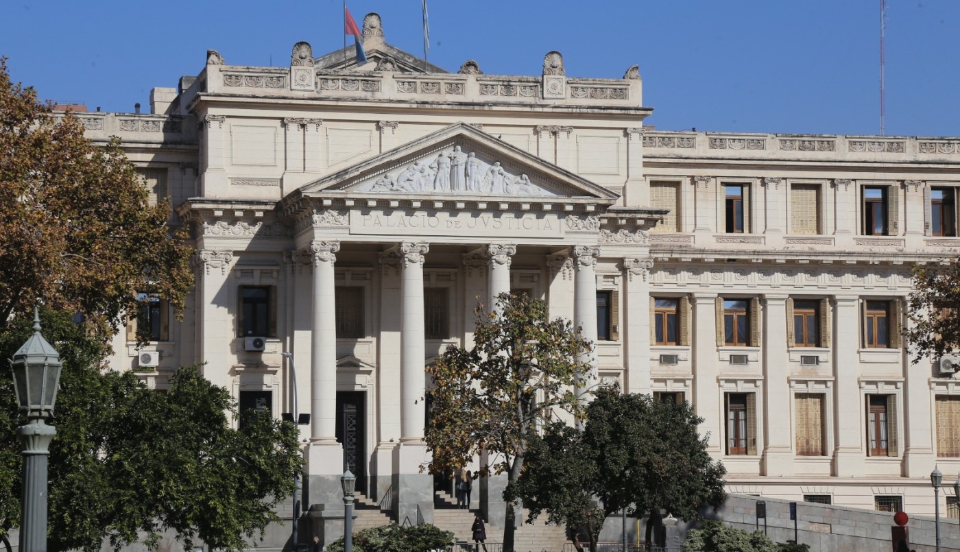 Una abogada de 30 años falleció tras descompensarse y caer por las escaleras de los tribunales de Córdoba | Información General