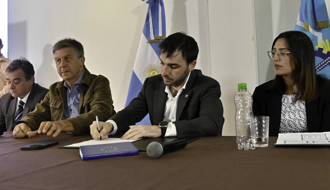 Motosierra en Chubut: Torres eliminó 168 cargos políticos y anunció limpieza de "ñoquis" | Política y Economía