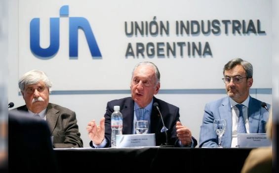 La UIA pide bajar impuestos y mejorar la infraestructura antes de abrir la economía: el sector perdió 30 mil empleos | Política y Economía