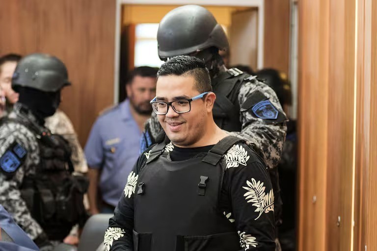 El líder de los Monos, "Guille" Cantero, asegura autopercibirse mujer y presentó hábeas corpus | Rosario y la región