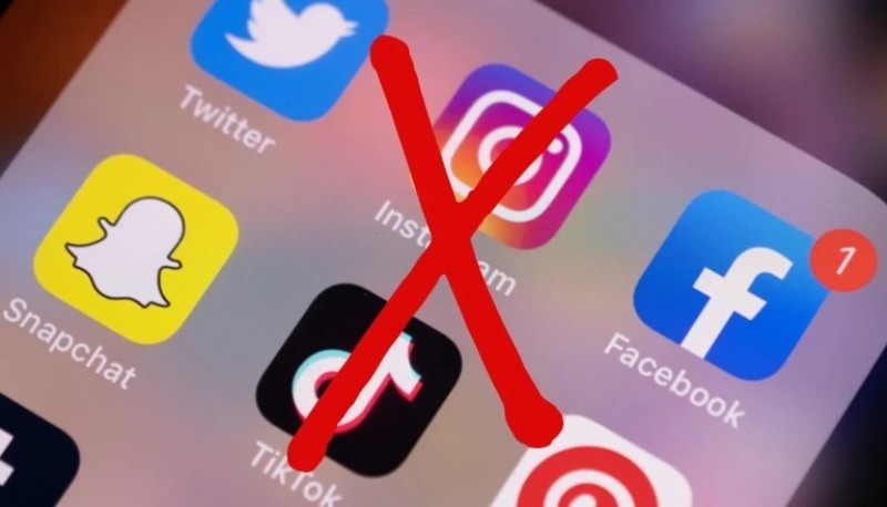 Le bloquearon las redes sociales por no pagar la cuota alimentaria | Rosario y la región