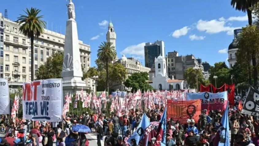 Las dos CTA realizan un paro y movilización a Plaza de Mayo | Política y Economía