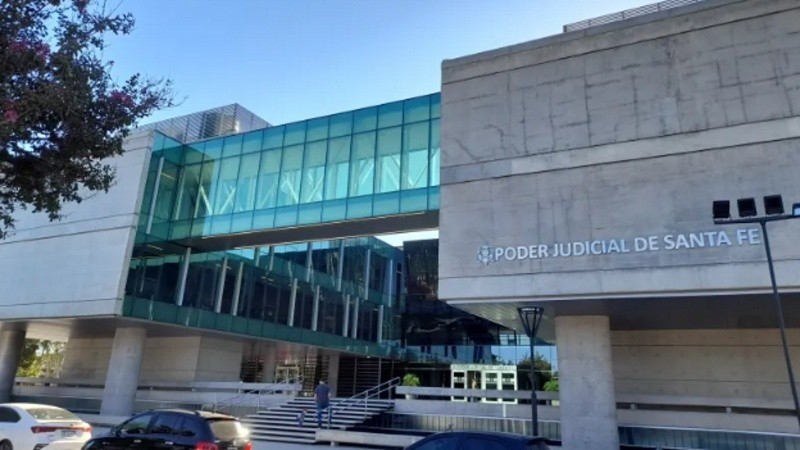 En medio de un juicio por abusos a una adolescente detuvieron a cuatro abogados penalistas | Rosario y la región