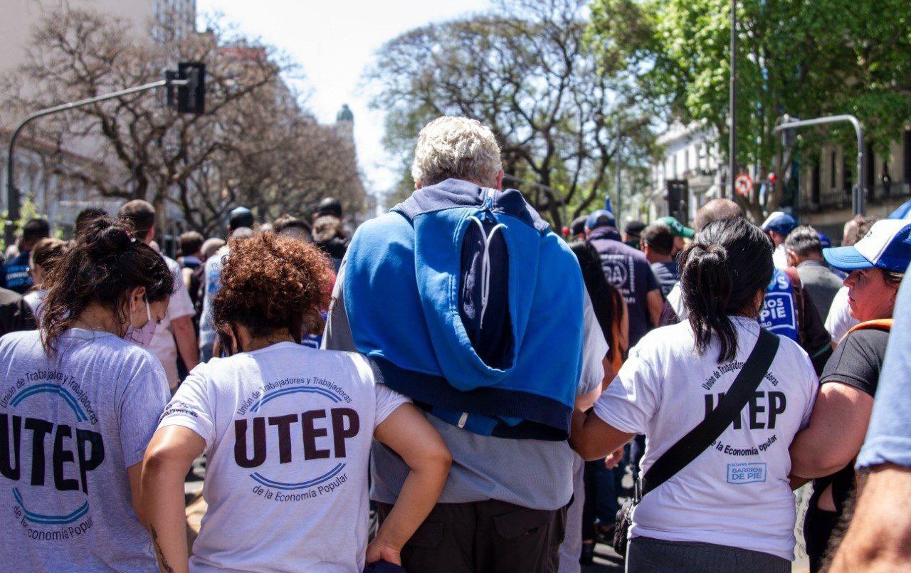 Miércoles de reclamos en Rosario: integrantes de la Utep realizan marchas por donaciones de alimentos | Rosario y la región
