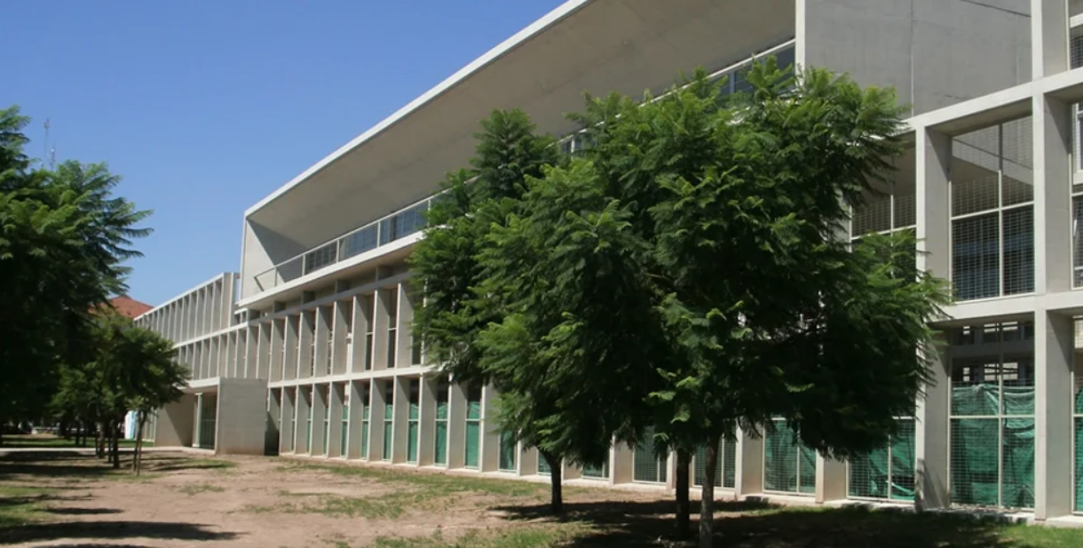 Intoxicación masiva en la Universidad de Córdoba: más de 50 personas afectadas | Información General
