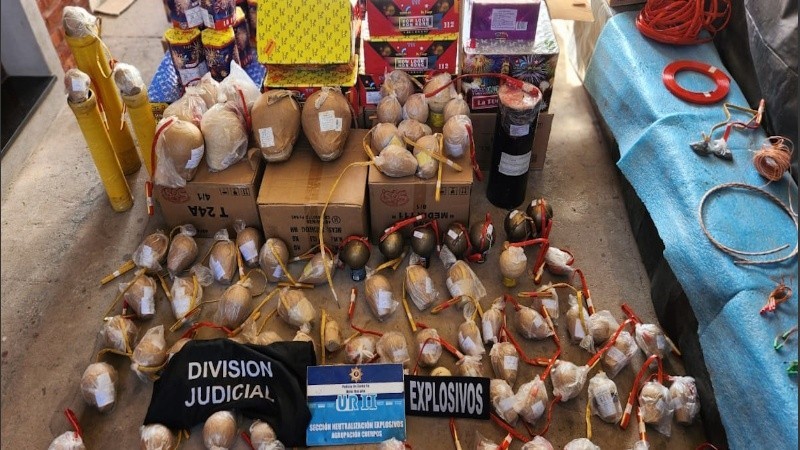 Desmantelaron una venta de pirotecnia clandestina tras una operación encubierta | Rosario y la región