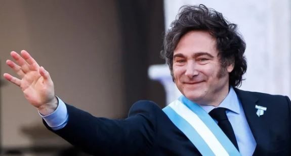 Milei decretó que el 2025 será el "Año de la Reconstrucción de la Nación Argentina" | Política y Economía