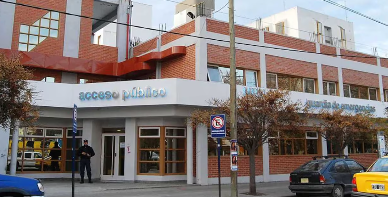 Llevó a su hijo con un cuchillo clavado en la cabeza a la guardia: quedó detenida | Información General