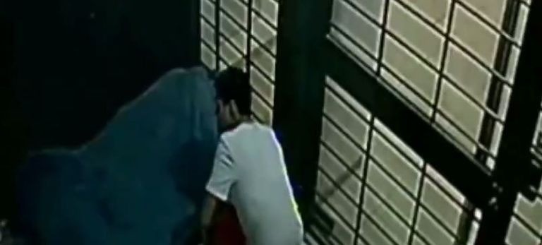 Denuncian a un joven en situación de calle por prender fuego pertenencias de otros indigentes | Rosario y la región