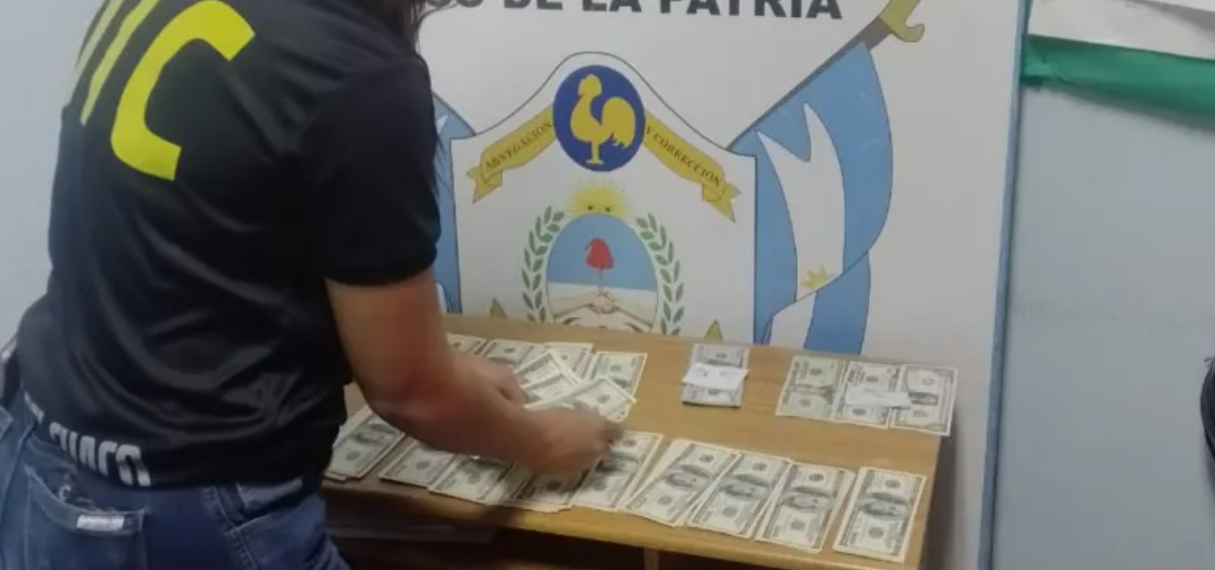 Denunció que le robaron US$28.000: la Policía descubrió que se los llevó su hija para las vacaciones | Información General