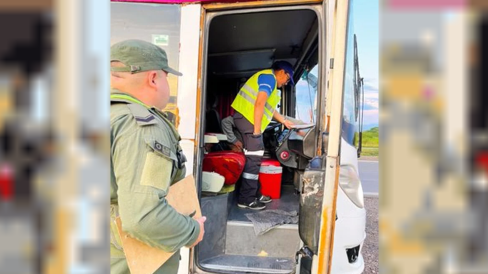 Detuvieron a un micro que transportaba menores sin documentación con destino a Salta | Información General