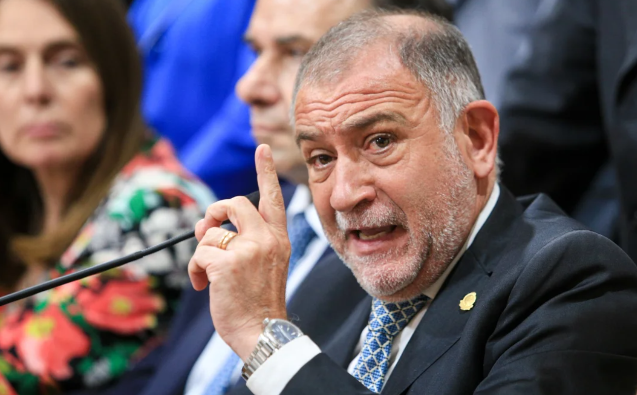 Luis Juez abandona la presidencia del bloque PRO en el Senado: quiere ser candidato de Milei | Política