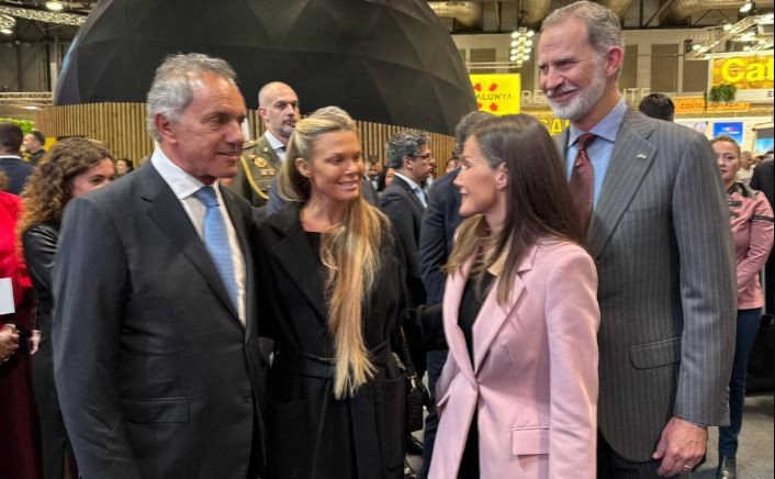 El Rey de España visitó el stand de Argentina en Fitur 2025 | Política y Economía
