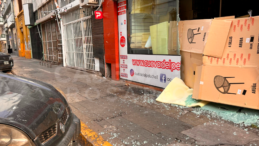 Accidente causa destrozos en comercio de telas en el centro | Rosario y la región