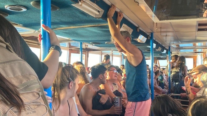 Suspendieron a uno de los operadores que cruza a la isla desde La Fluvial por subir más pasajeros que los permitidos | Rosario y la región