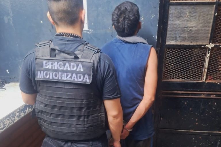 Un hombre fue detenido tras agredir al personal policial en zona del parque Urquiza | Rosario y la región