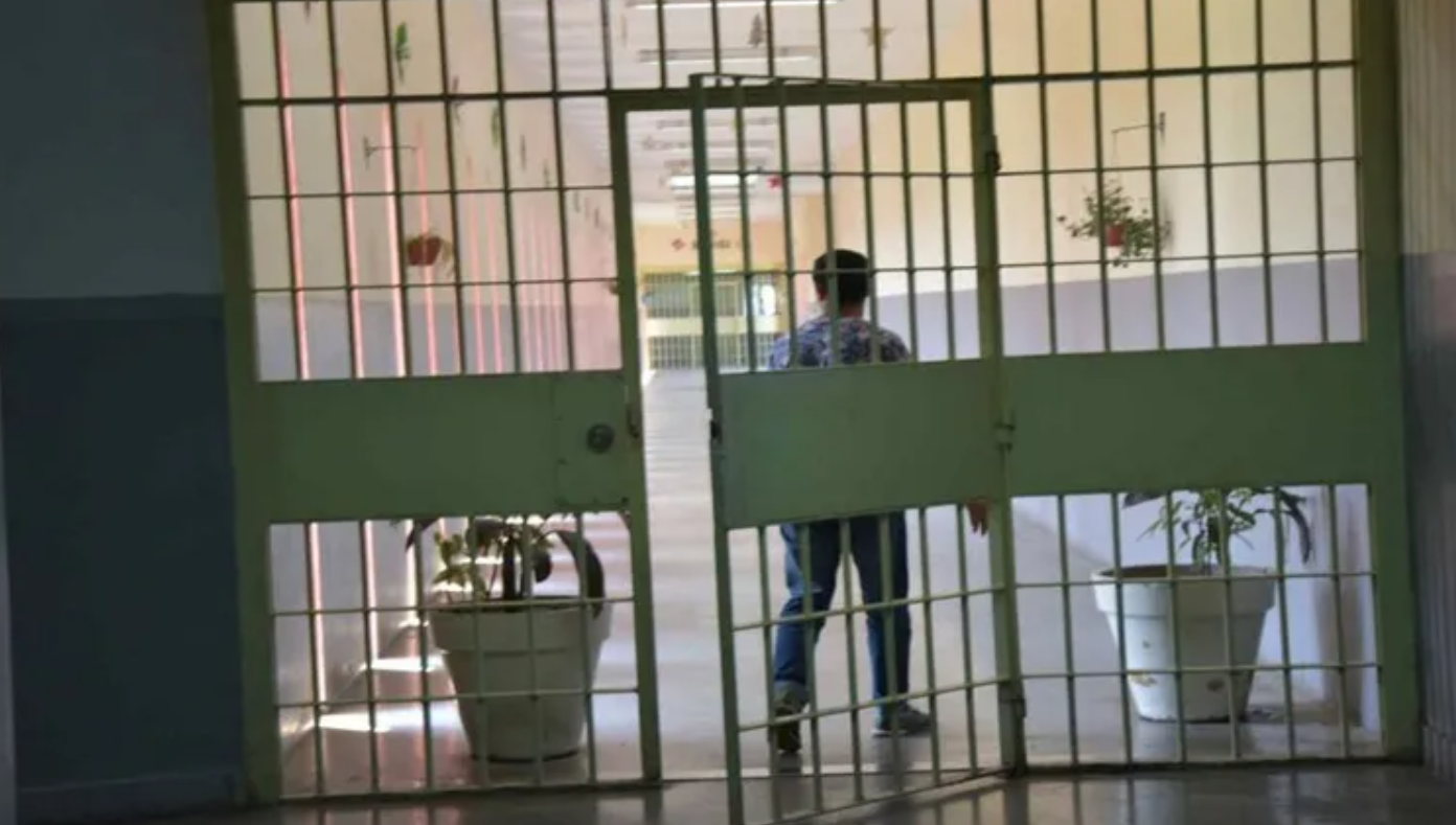 Endurecen los controles a los presos de alto riesgo: no podrán tener contacto físico con visitas | Información General