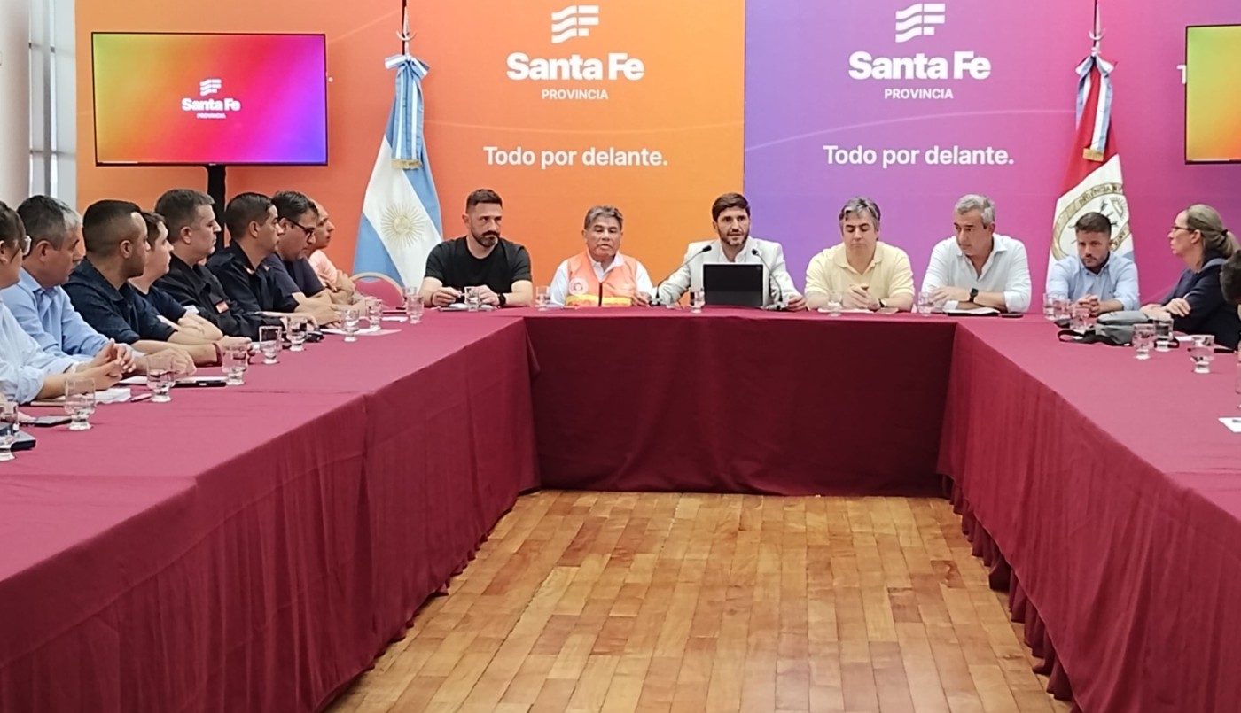 Se reunió el comité de crisis provincial para exponer la situación actual de cada localidad después de la tormenta | Rosario y la región
