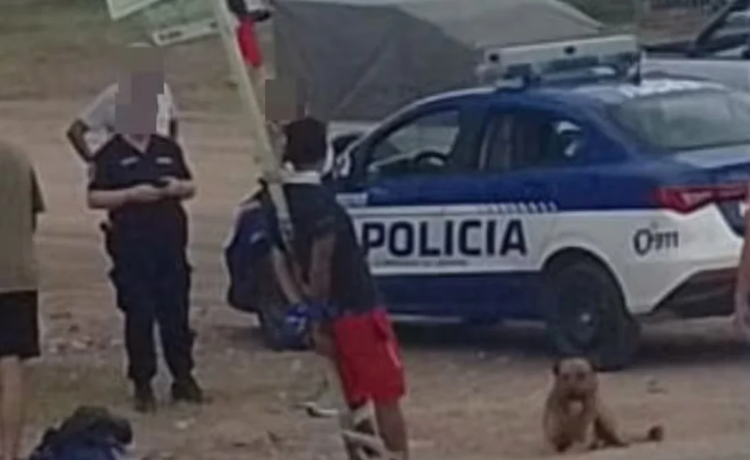 Vecinos atraparon a un ladrón y lo ataron a un poste | Información General