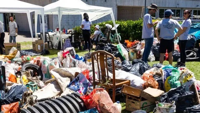 La cantidad de basura que sacaron del río Paraná dio un salto exponencial en 2024 | Rosario y la región