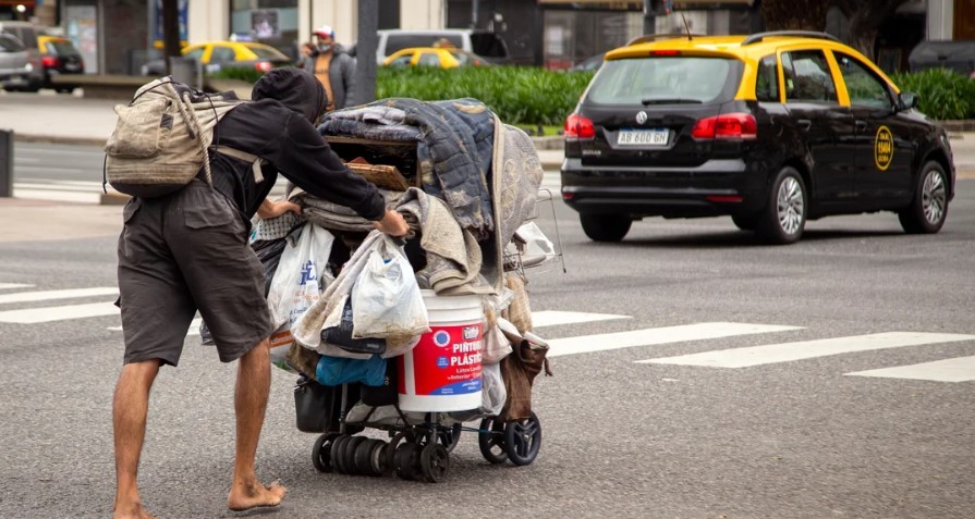 Canasta Básica: una familia necesitó $1.033.716 para no ser pobre en enero | Política y Economía