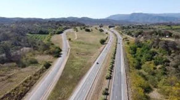 El Gobierno lanzó la privatización de unos 6.000 kilómetros de rutas y autopistas | Política y Economía