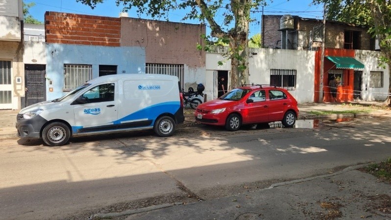 Detuvieron a un hombre que robó una camioneta de Aguas Santafesinas sin saber que tenía un rastreador | Rosario y la región