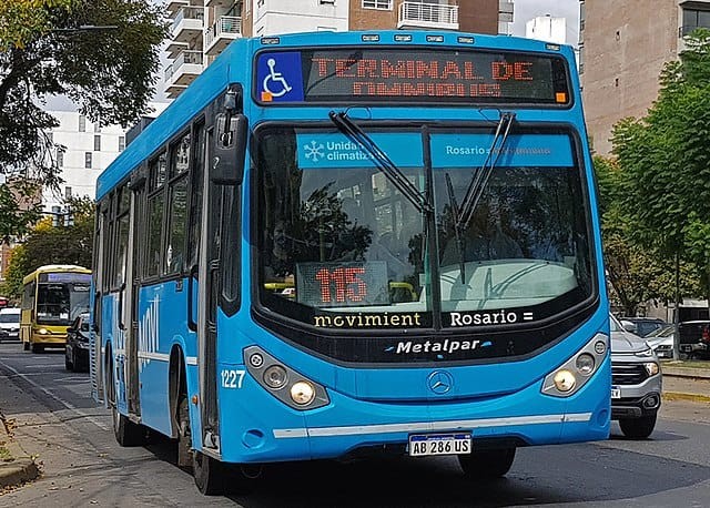 Amenazaron con un cuchillo a una colectivera: un pasajero detenido | Rosario y la región