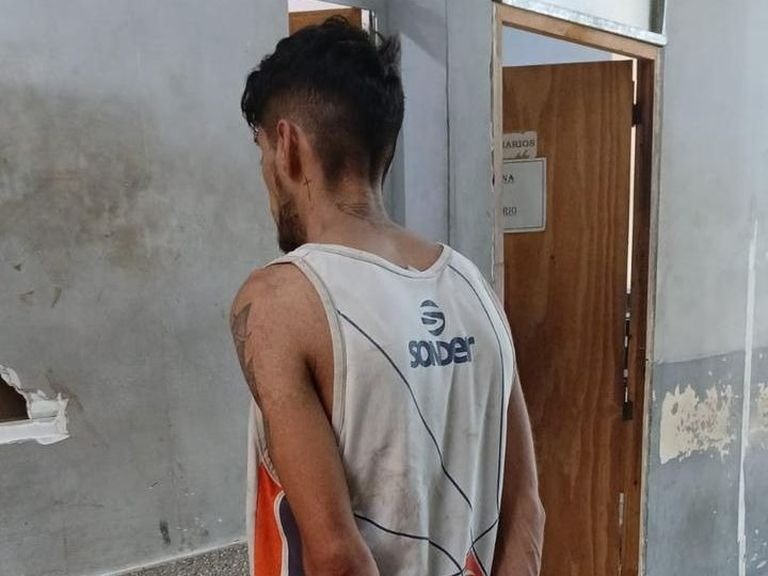 Dos detenidos en zona oeste que iban a bordo de un taxi con diez envoltorios con droga | Rosario y la región