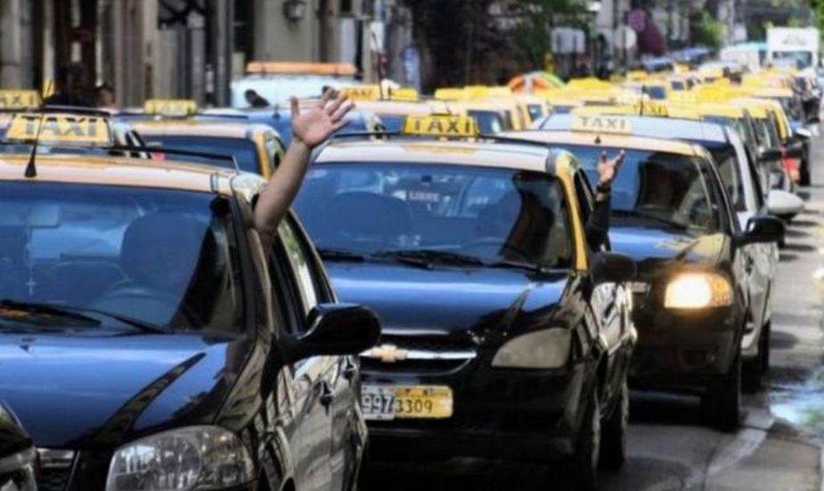 Taxistas de Rosario piden autorización para usar plataformas no reguladas | Rosario y la región