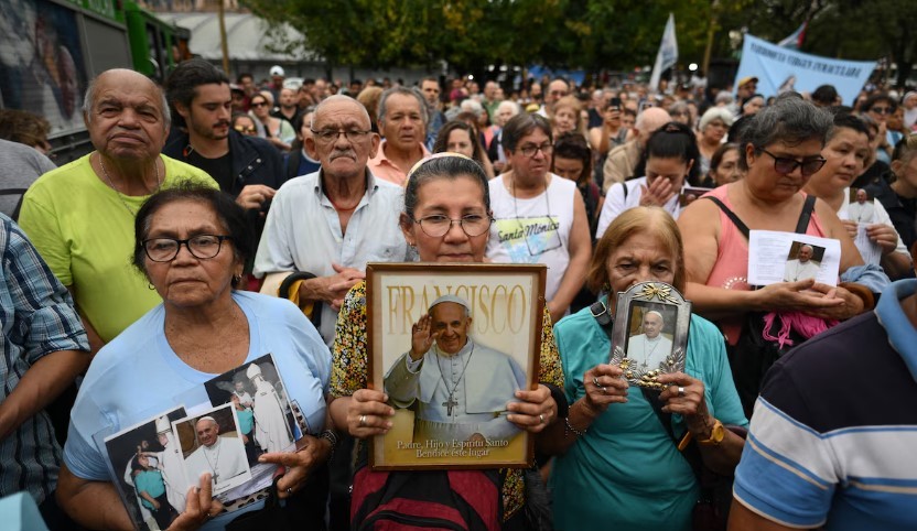 El Arzobispo de Buenos Aires encabezó una misa en Constitución por la salud del papa Francisco | Información General