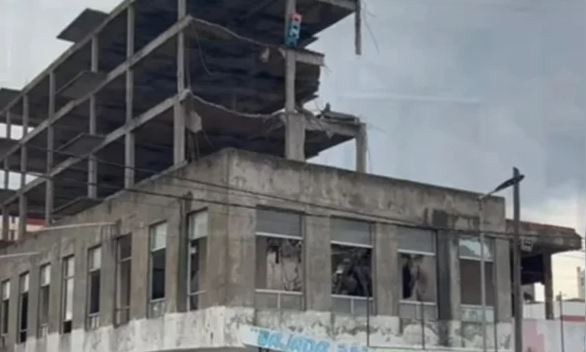 Se derrumbó un edificio abandonado en Santa Teresita | Información General