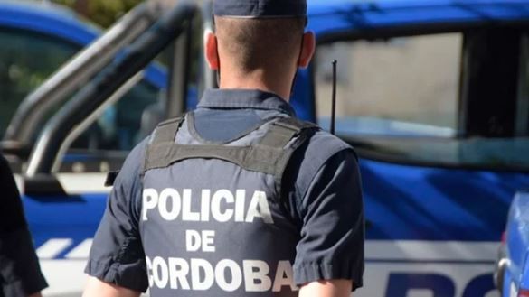 Horror en Córdoba: un adolescente peleó con su novia y murió tras arrojarse delante de un camión | Información General