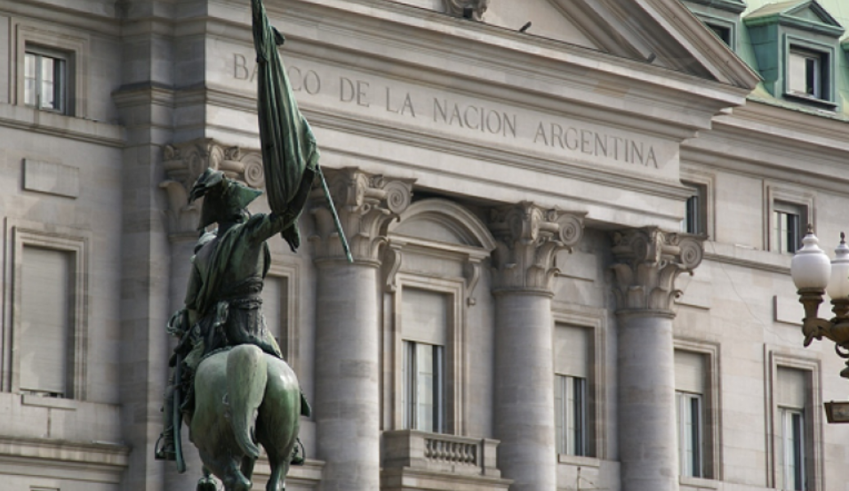 Nuevo revés judicial para el Gobierno por el decreto que transformaba el Banco Nación en sociedad anónima | Política y Economía