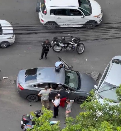 Fuerte choque en pleno centro: un conductor herido | Rosario y la región