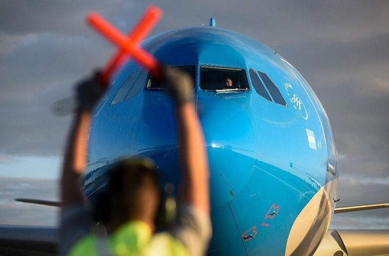 Un avión de Aerolíneas Argentinas dio vueltas sobre Santa Fe durante una hora e investigarán a la torre de control | Rosario y la región