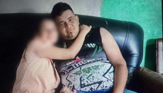 Detuvieron a un hombre, acusado de haber asesinado a su pequeña hijastra | Información General