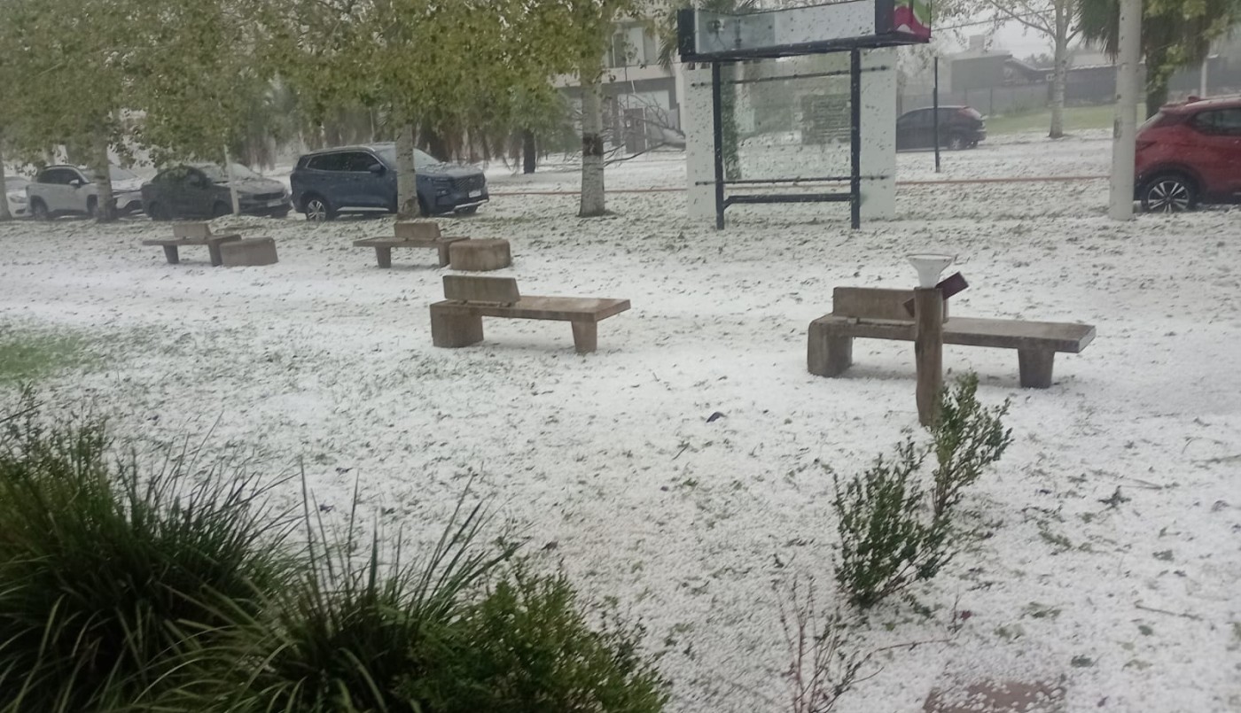 Fuerte temporal en la región: calles cubiertas por granizo y graves daños | Rosario y la región