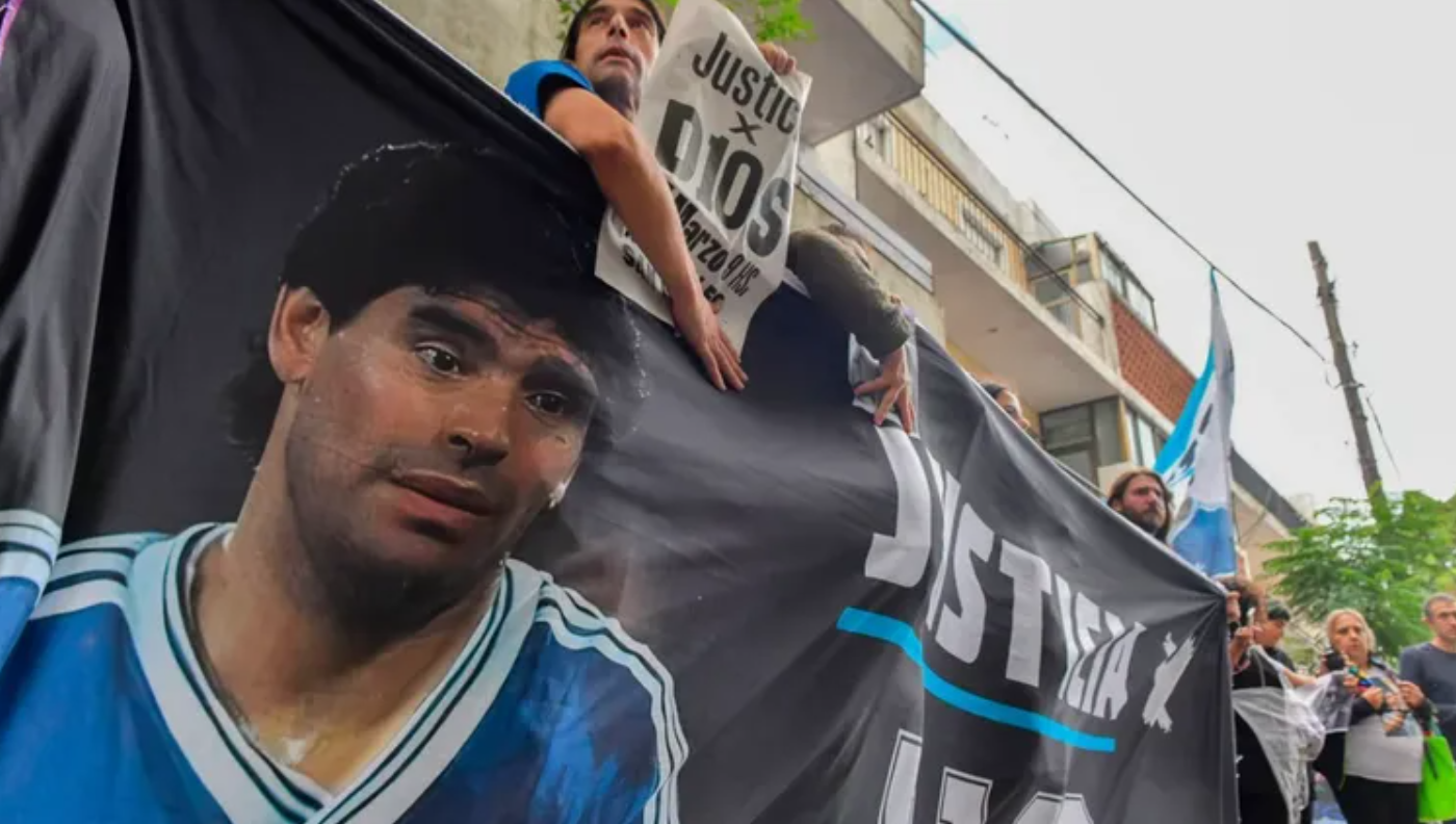 Juicio por la muerte de Diego Maradona: declaran tres médicos que participaron de la autopsia | Información General
