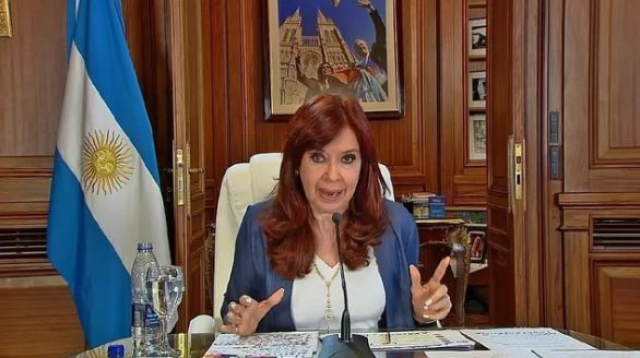 Cristina Kirchner acusa a Milei de "mala praxis diplomática" | Política y Economía