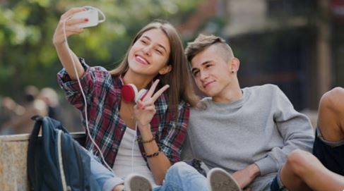 Efecto "Adolescencia": la Ciudad crea una plataforma para fortalecer el vínculo entre la familia y la escuela | Información General