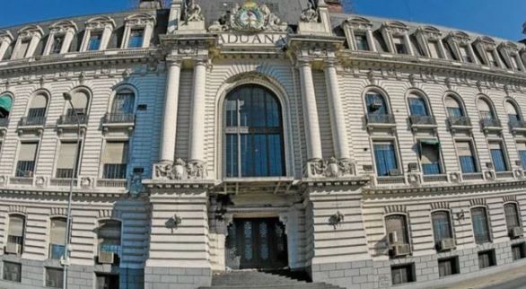 Los trabajadores de la Aduana paran 48 horas esta semana por reclamos salariales | Política y Economía