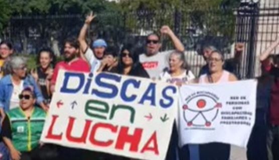 Personal de salud, educación y personas con discapacidad se manifestaron en contra de la gestión de Milei | Información General
