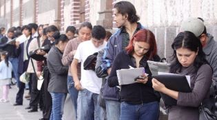 Más de 9 millones de trabajadores no tienen derechos laborales en Argentina | Política y Economía