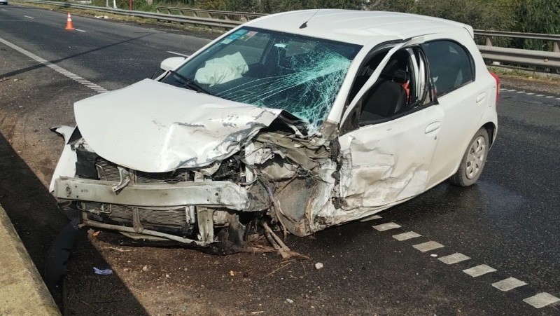 Dos autos chocaron en el acceso sur a Circunvalación: uno de ellos venía en contramano | Rosario y la región