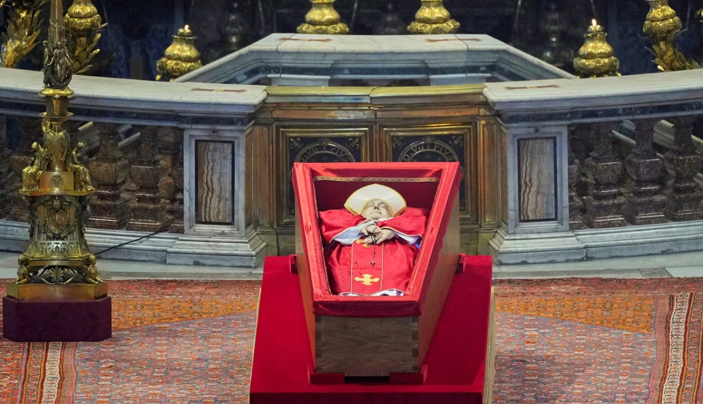 Qué es la tanatopraxis, la técnica de conservación utilizada tras la muerte del Papa Francisco | Curiosidades